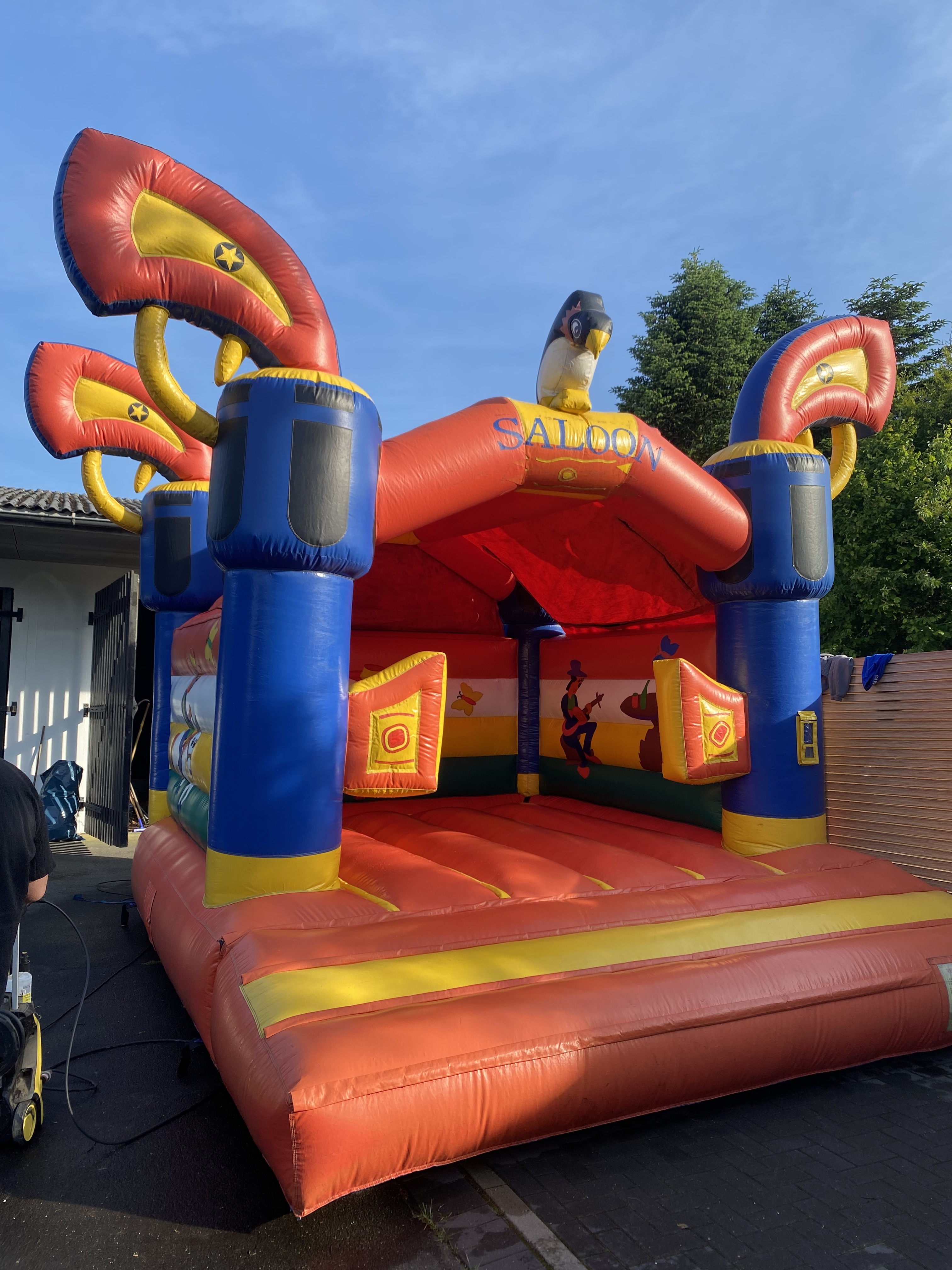 Hüpfburg Saloon Bild 3